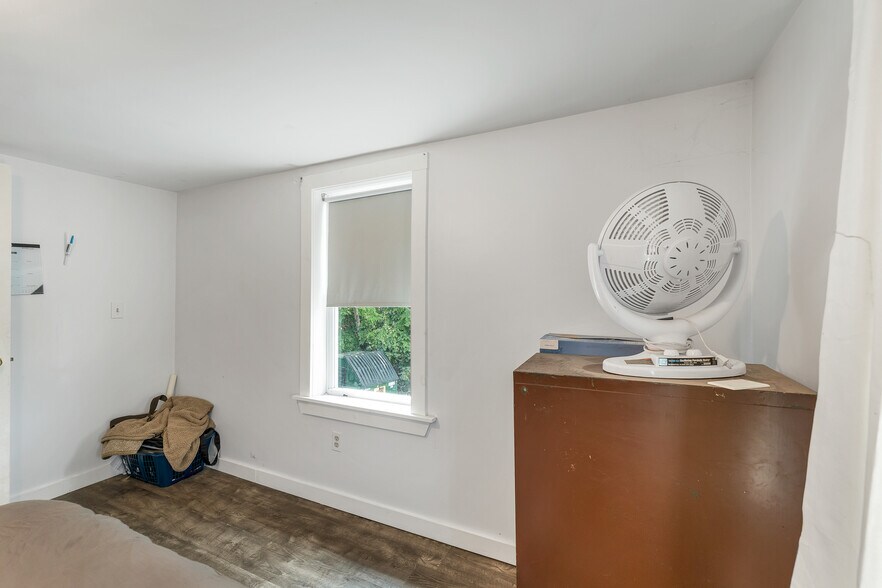 More Photos Of 40 Main St, Goffstown Restaurant For Sale
