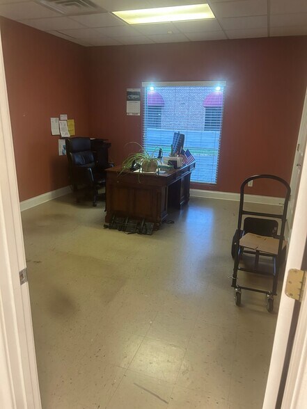 More Photos Of 5684 Cleaves Dr, Arlington Office For Sale