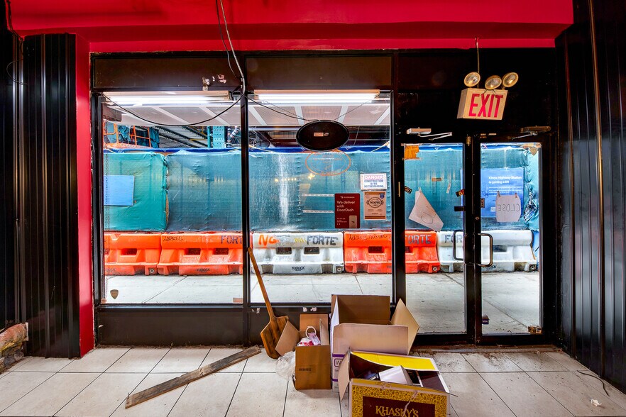 More Photos Of 1997-2013 Mcdonald Ave, Brooklyn Showroom For Lease