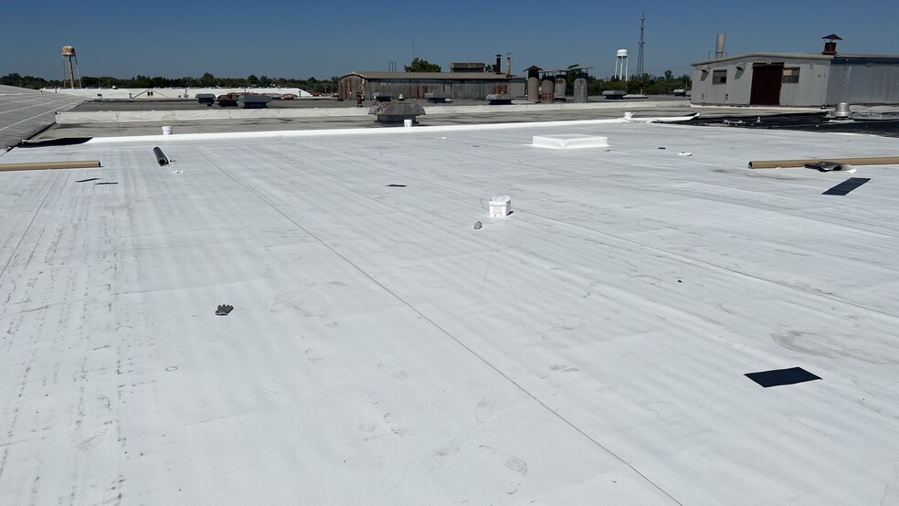 More Photos Of 2112 S Green St, Tupelo Warehouse For Lease