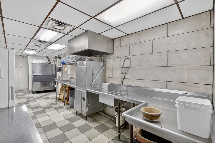 More Photos Of 4040 US Highway 27 S, Sebring Restaurant For Sale