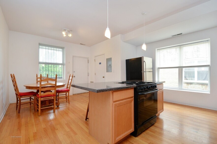 More Photos Of 108 N Hamlin Blvd, Chicago Apartments For Sale