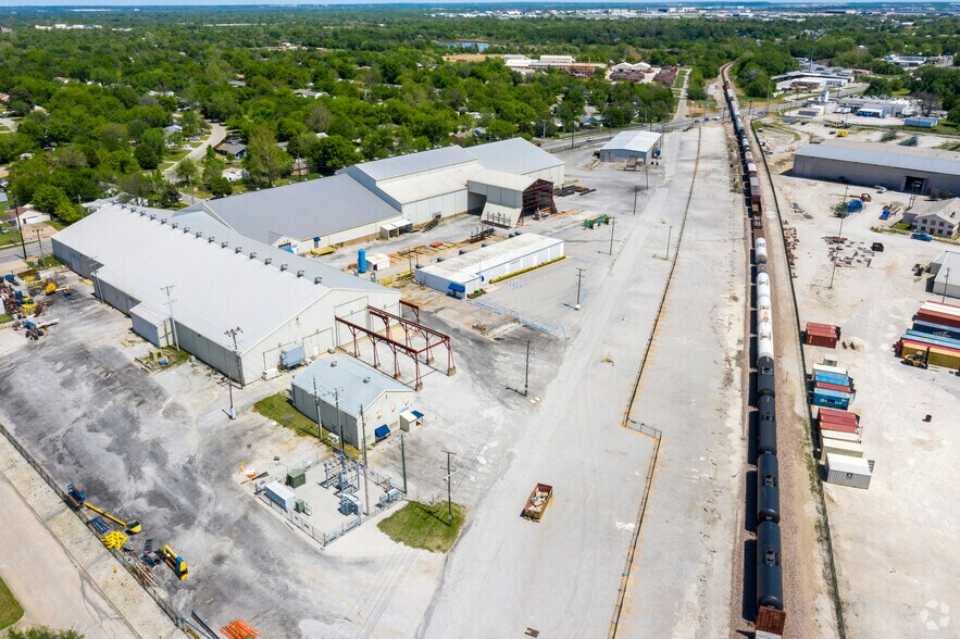 More Photos Of 3515 Dawson Rd, Tulsa Manufacturing For Lease