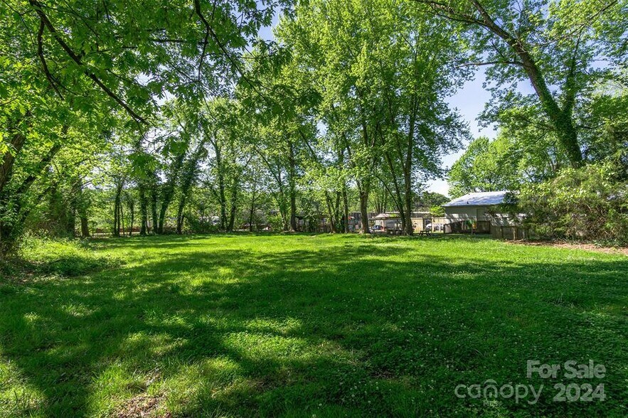 More Photos Of 390 E Main St, Old Fort Office For Sale