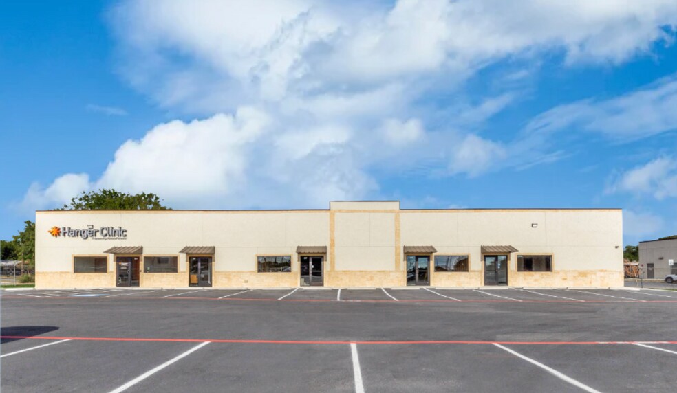 More Photos Of 600 E Amber St, San Antonio Medical For Lease
