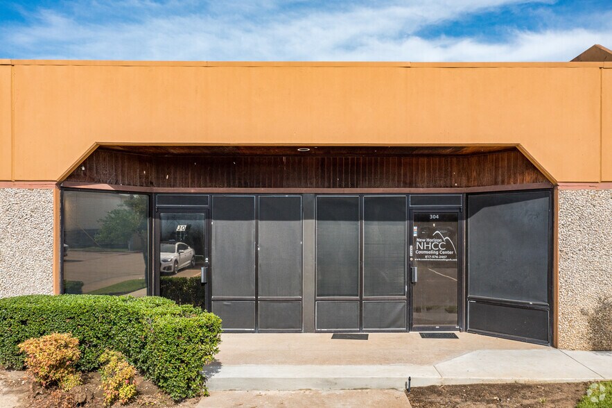 More Photos Of 5424 Rufe Snow Dr, North Richland Hills Office For Lease