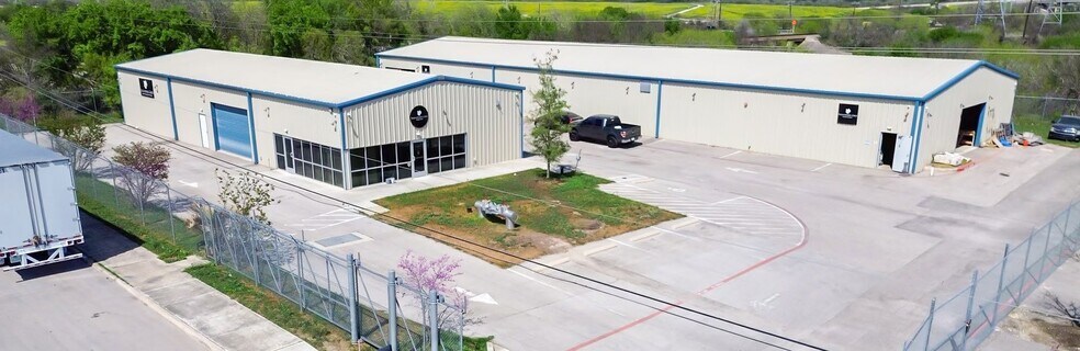 More Photos Of 10930 Gabriels Pl, San Antonio Showroom For Sale