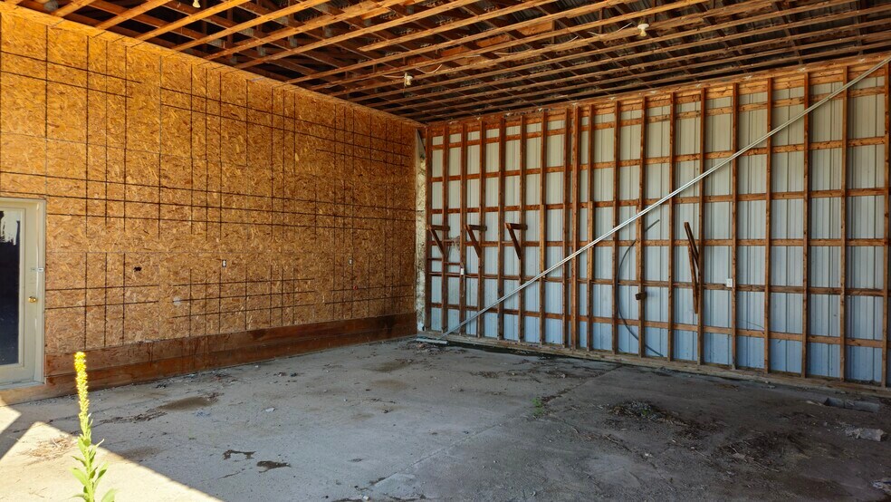 More Photos Of 482 Russett Dr, Arnprior Land For Lease