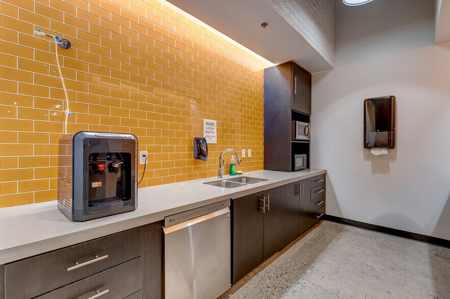 More Photos Of 3634 S Maryland Pky, Las Vegas Office For Lease