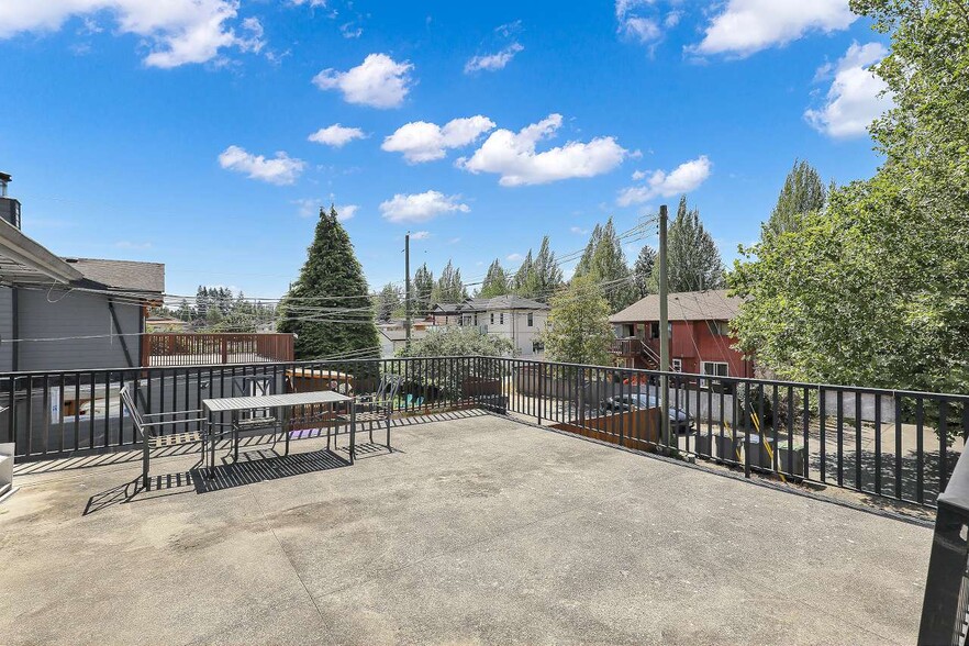 More Photos Of 9509 152 St, Surrey Daycare Center For Lease