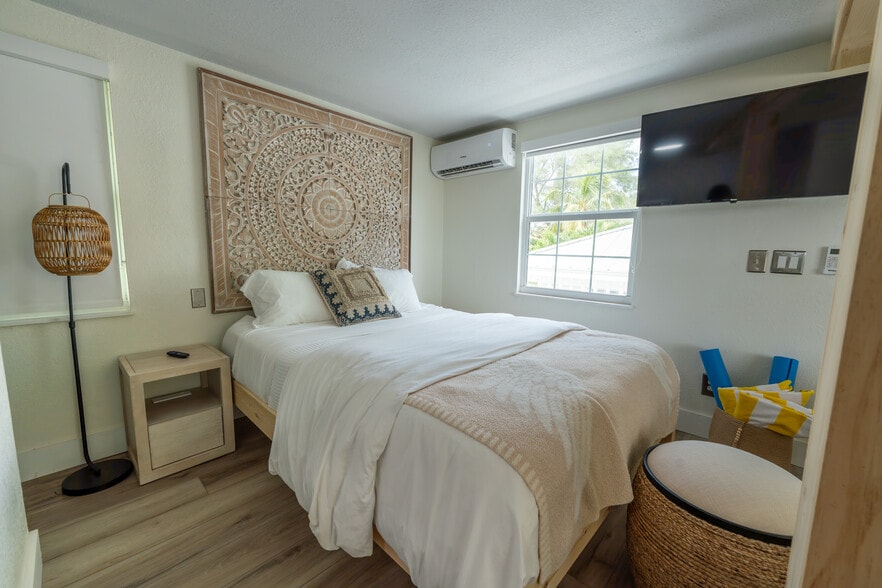 More Photos Of 2502 Tamarind Dr, Hutchinson Island Hotel For Sale