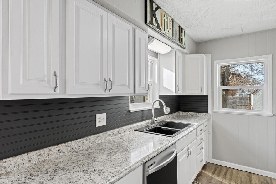 More Photos Of 1271 Harker St, Dayton Auto Repair For Sale