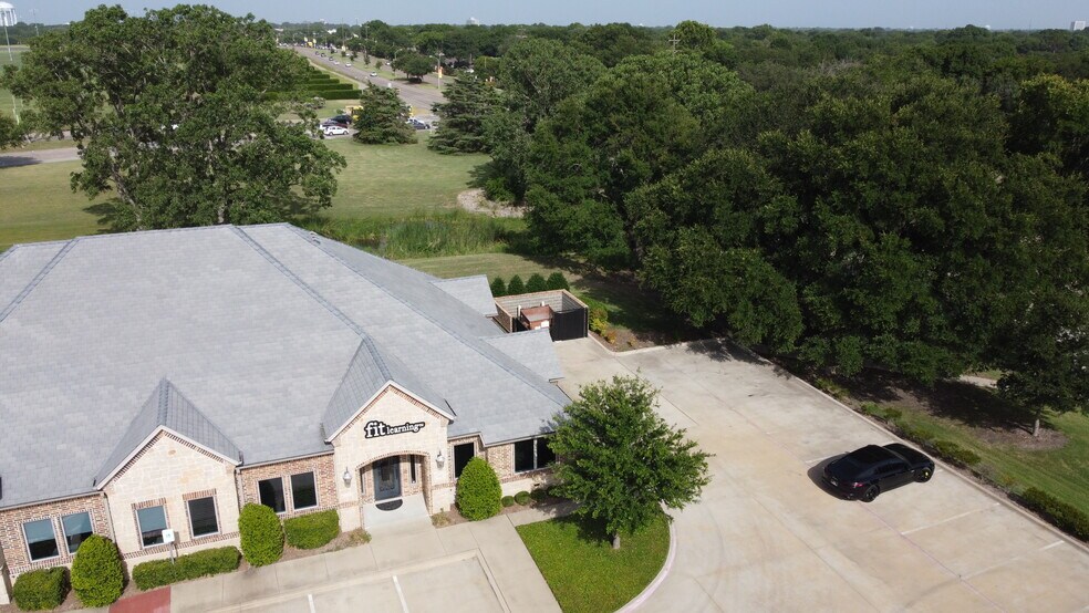 More Photos Of 1050 W Campbell Rd, Richardson Medical For Sale