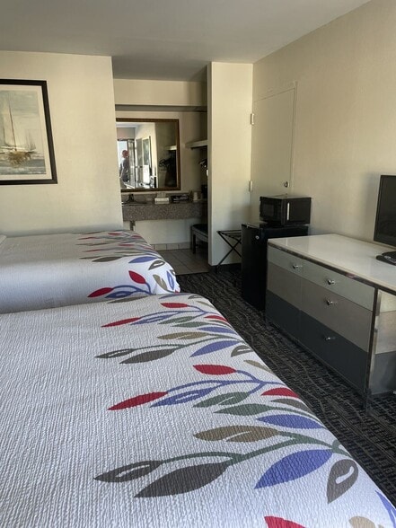 More Photos Of 3100 Arendell St, Morehead City Hospitality For Sale