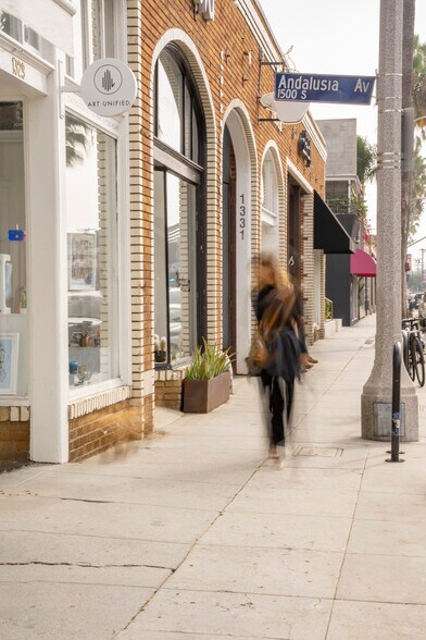 More Photos Of 1327-1337 Abbot Kinney Blvd, Venice Freestanding For Sale
