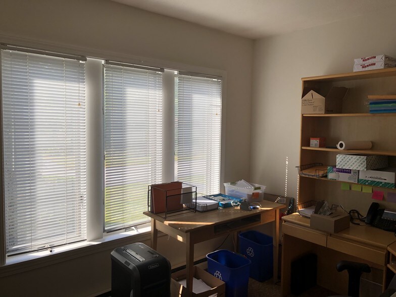 More Photos Of 62 Portland Rd, Kennebunk Medical For Sale