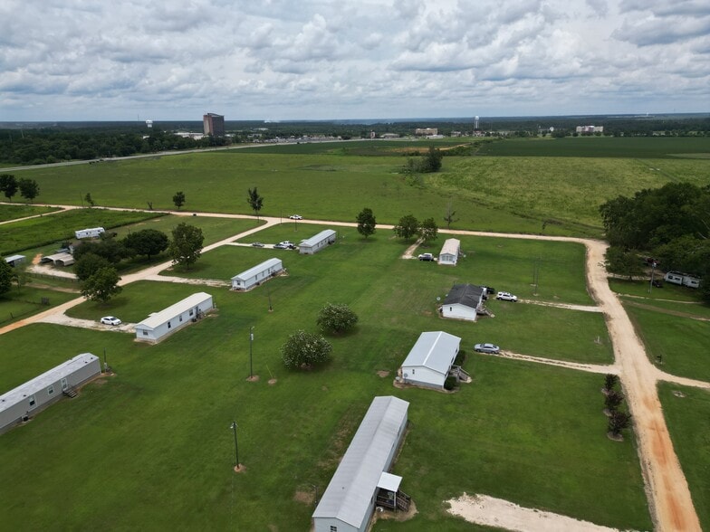 More Photos Of 132 Ima Ln, Atmore Manufactured Housing Mobile Home Park For Sale