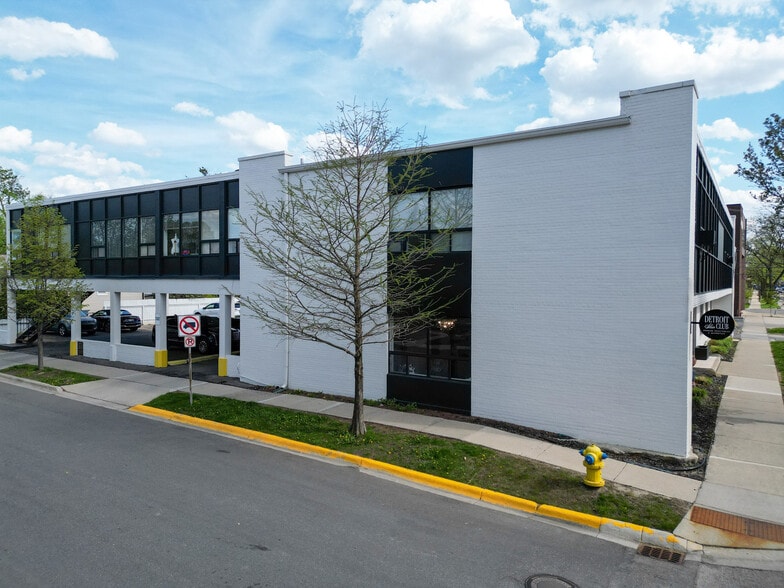 More Photos Of 801 S Adams Rd, Birmingham Loft Creative Space For Lease