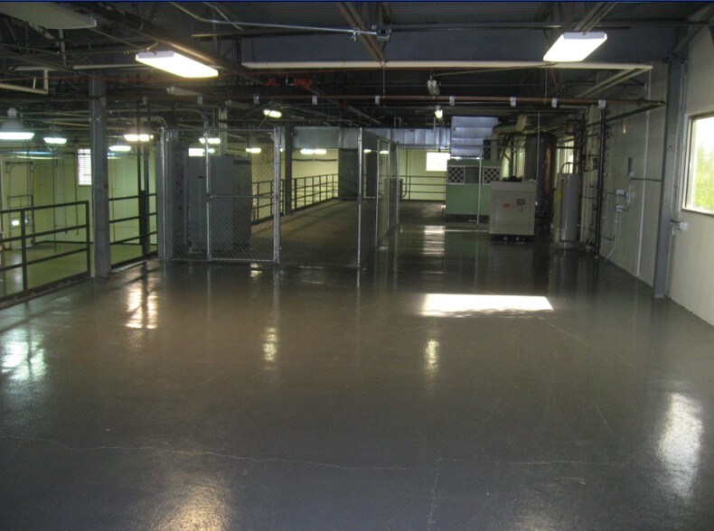 More Photos Of 1797 Boxelder St, Louisville Manufacturing For Lease