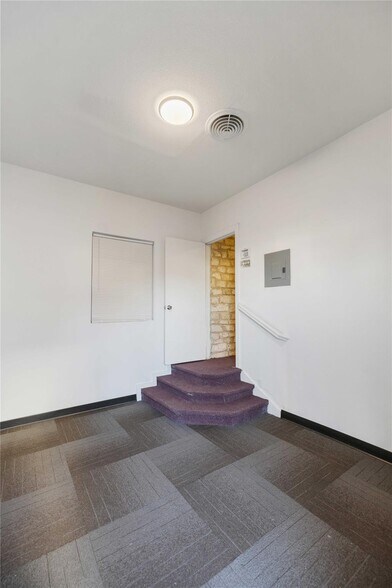 More Photos Of 1700 Amanda Ave, Fort Worth Religious Facility For Sale