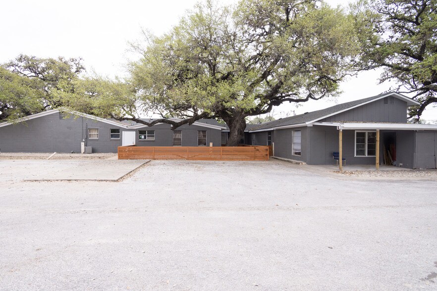 More Photos Of 719 San Antonio St, Pleasanton Apartments For Sale