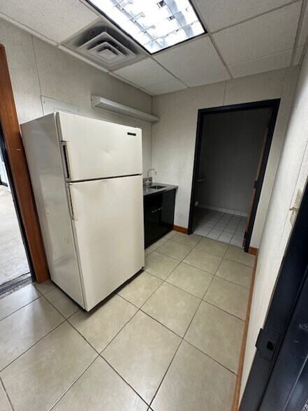 More Photos Of 1465 Cornell Rd, Howard Warehouse For Sale