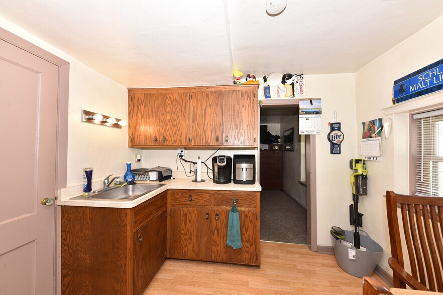 More Photos Of N96W20275 County Line Rd, Menomonee Falls Multifamily For Sale