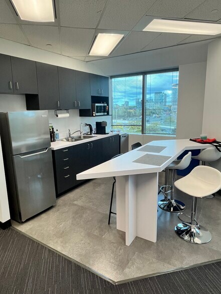 More Photos Of 2001 Sheppard Ave E, Toronto Office For Lease