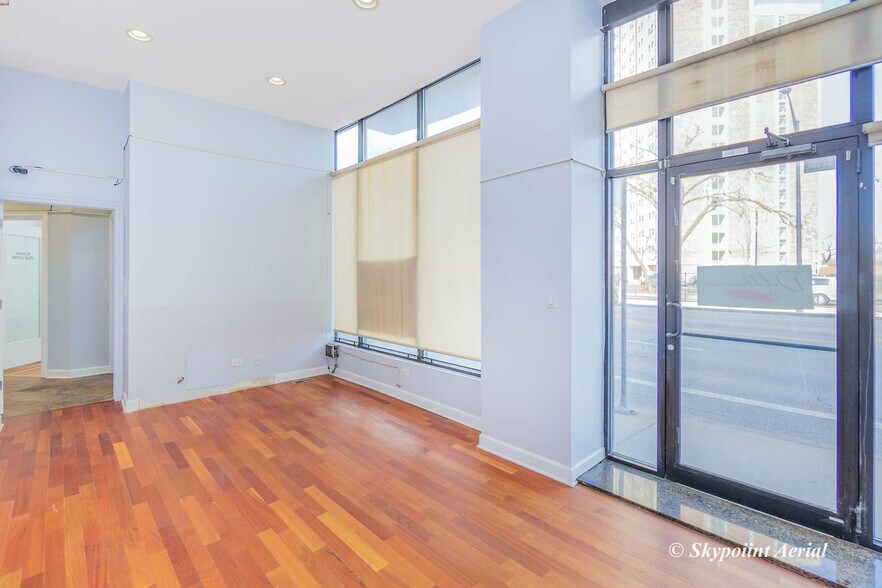 More Photos Of 1604 W Monroe St, Chicago Apartments For Lease