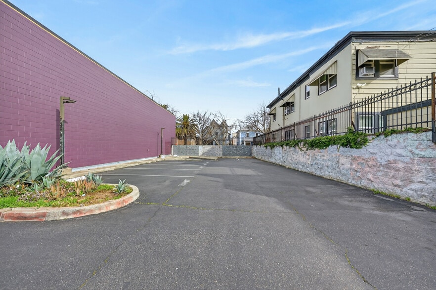 More Photos Of 1614 21st St, Sacramento Restaurant For Sale