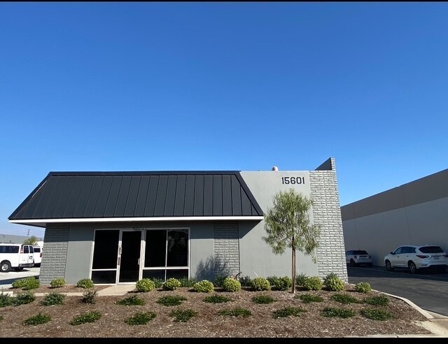 Primary Photo Of 15601 Producer Ln, Huntington Beach Industrial For Lease