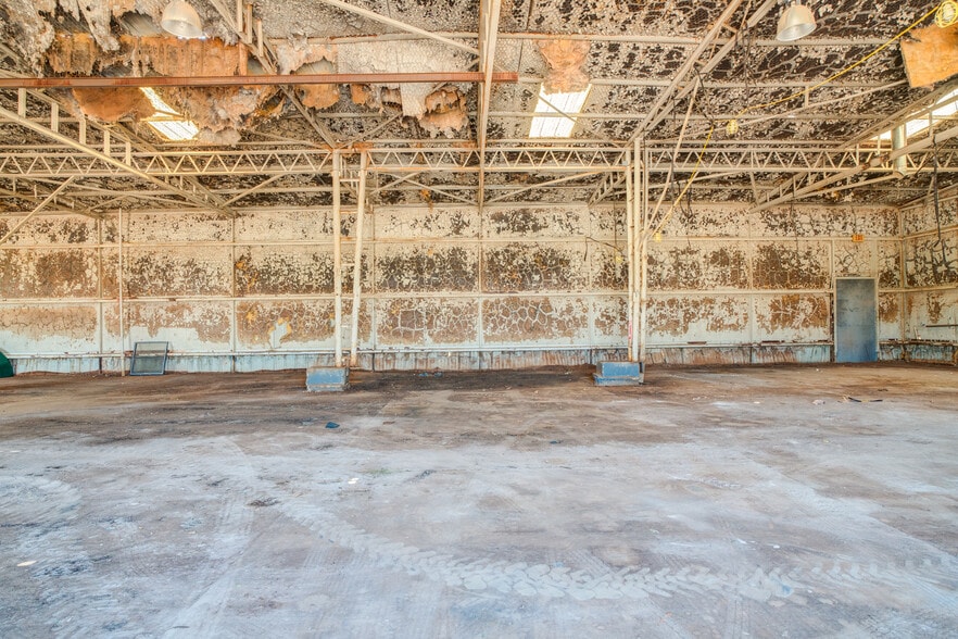 More Photos Of 510 Valencia Ave, Lubbock Warehouse For Sale