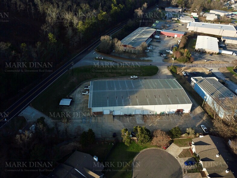 More Photos Of 40 Commerce Dr, Pelham Showroom For Sale