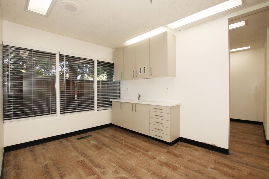 More Photos Of 1901 Watt Ave, Sacramento Medical For Lease