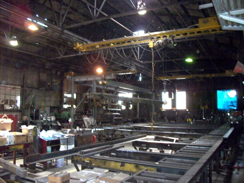 More Photos Of 9129 Euclid Ave, Manassas Warehouse For Lease