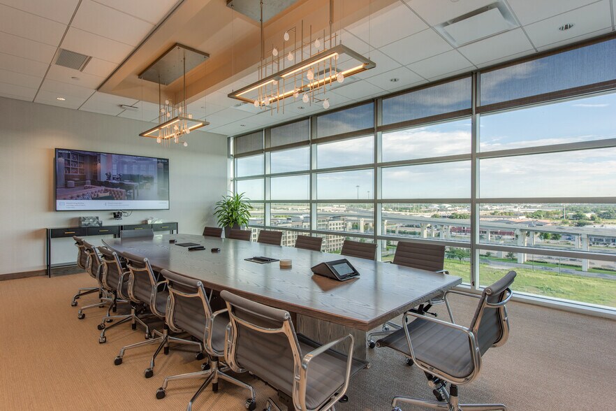 More Photos Of 225 S Dixie Hwy, Coral Gables Coworking Space