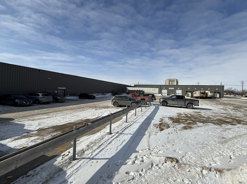 More Photos Of 700 King Edward St, Winnipeg Manufacturing For Lease