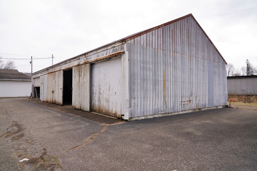 More Photos Of 16 Madison St, Leetonia Flex For Sale