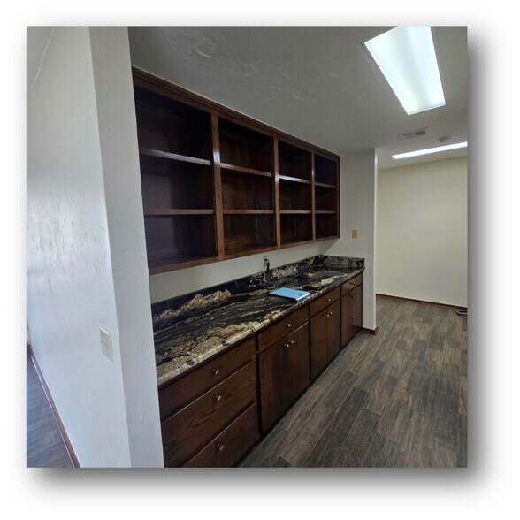 More Photos Of 6422 N Santa Fe Ave, Oklahoma City Office For Sale