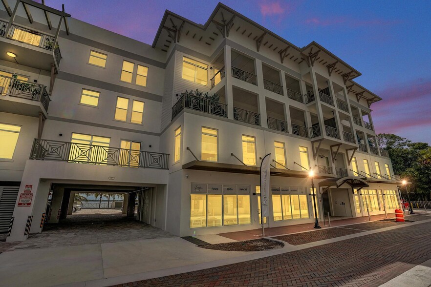More Photos Of 37-41 SW Seminole St, Stuart Apartments For Lease