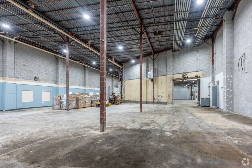 More Photos Of 40 Mulberry St, Middletown Flex For Sale