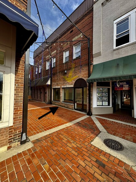 Primary Photo Of 120 Coles Ct, Barbourville Office For Sale