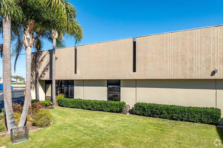 More Photos Of 10950 Virginia Cir, Fountain Valley Warehouse For Lease