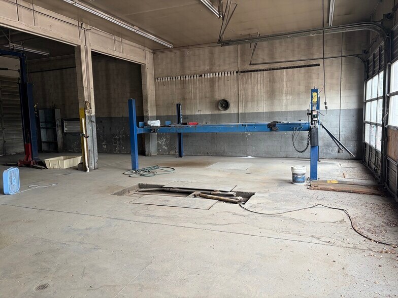 More Photos Of 6990 Highway 85-87, Fountain Auto Repair For Sale