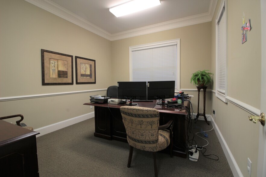 More Photos Of 3535 Roswell Rd, Marietta Office Residential For Lease