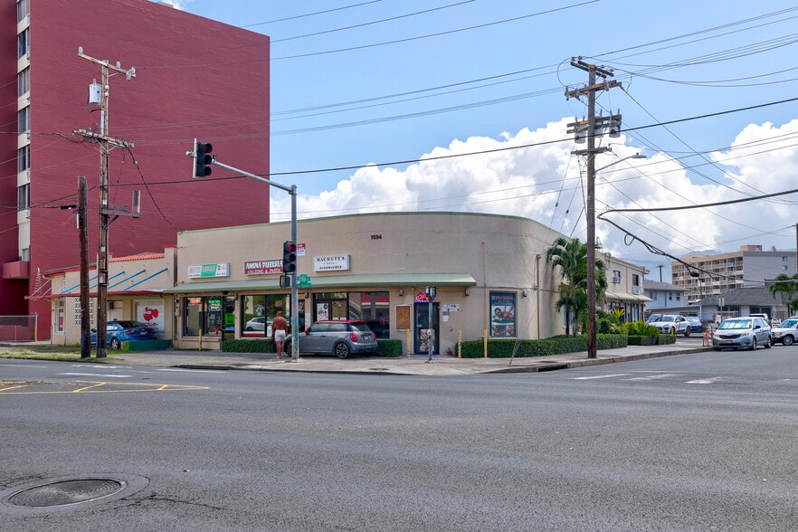 More Photos Of 1694 Kalakaua Ave, Honolulu Freestanding For Sale