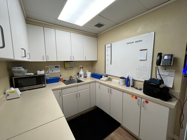 More Photos Of 6600 10th Ave N, Saint Petersburg Medical For Sale