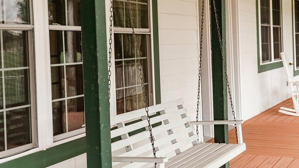 More Photos Of 352 MO-245, Dadeville Horse Stables For Sale