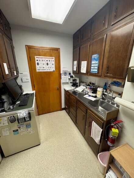 More Photos Of 7439 Tyler Blvd, Mentor Veterinarian Kennel For Sale