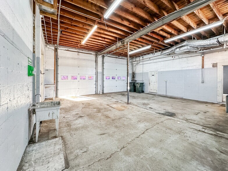 More Photos Of 811 W Constance Rd, Suffolk Flex For Sale